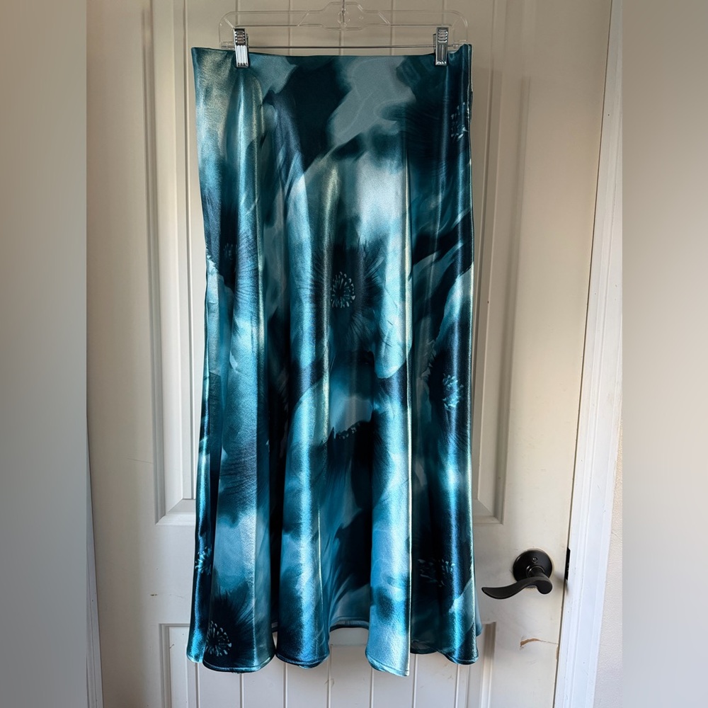 Simply Vera Vera Wang Teal A-Line Skirt, Looks Like Satin